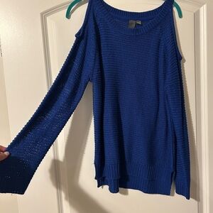 Quinn Size Medium Blue Cold Shoulder Sweater